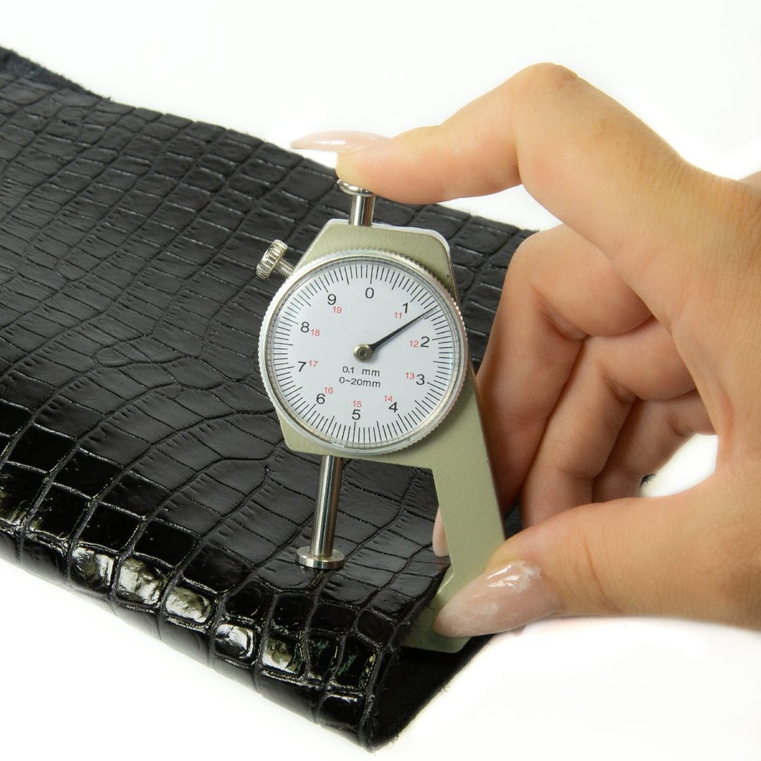 Genuine Leather Tooling and Crafting Sheets | Heavy Duty Full Grain Cowhide (1.2-1.4mm) | Little Tampa Black - FabricLA.com