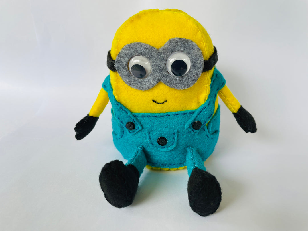 How to Create a DIY Minion with Felt Fabric: A Fun and Easy Craft Project!